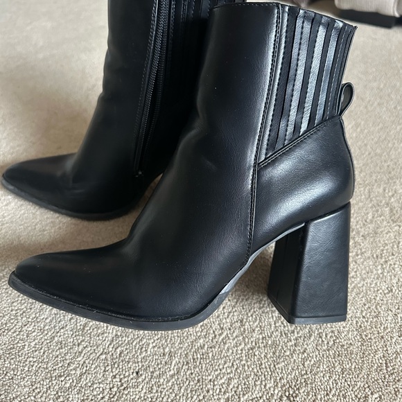 Madden Girl Elegant Black Ankle Boots - Picture 2 of 6